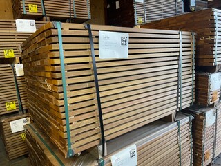 Ca. 99x Guyana Ipé Planken Geschaafd, 25x90mm, lengte 490cm